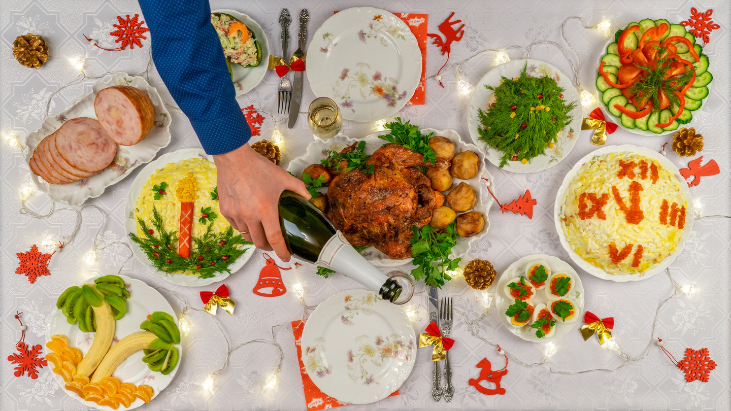 Пир на весь мир: как сервировать новогодний стол?