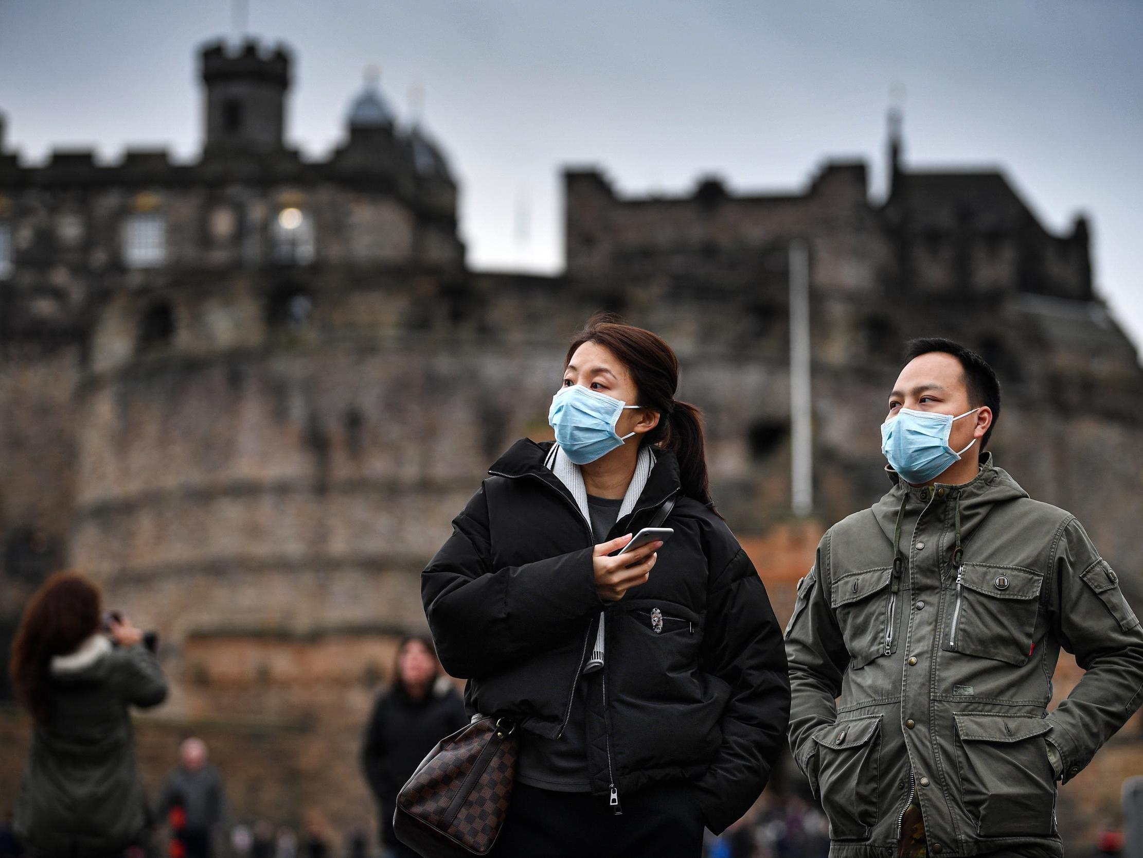Снимаем маски: стоит ли опасаться коронавируса и какова реальная ситуация с аптеками?