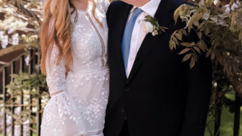 Первая леди не обязана носить эксклюзив: невеста Бориса Джонсона в платье напрокат