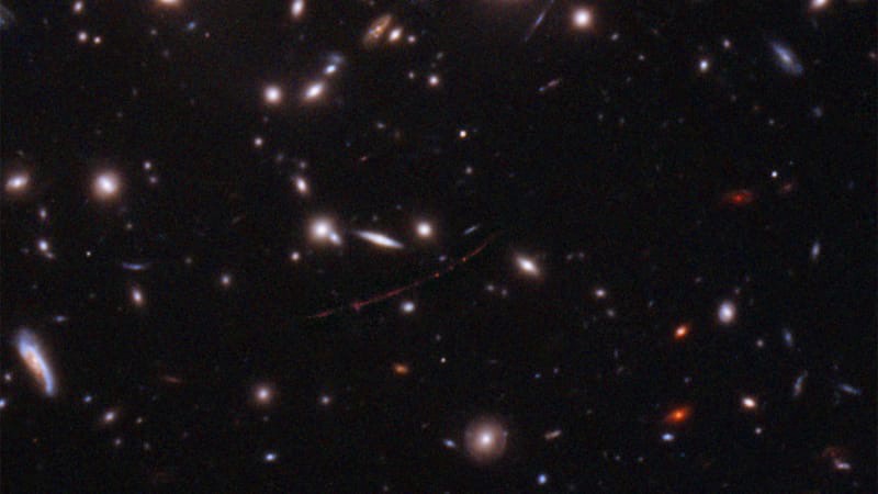 Рекорд «Хаббла»: телескоп обнаружил самую удаленную звезду во вселенной