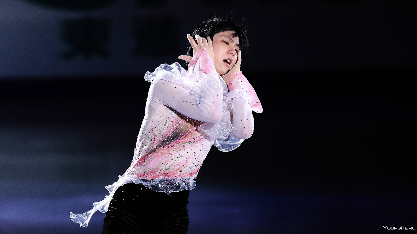 Yuzuru's new Ice show Notte Stellata will be held at Sekisui Heim Super  Arena in Miyagi for 3 consecutive days (March 10/11 /12.) Through this show  he wants to send a message